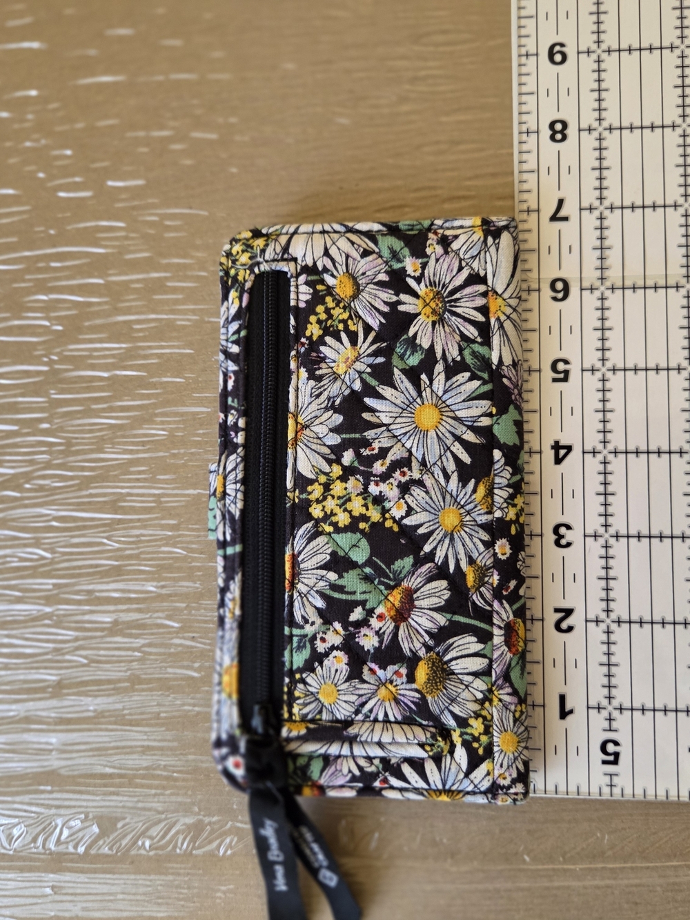 Vera Bradley RFID Finley Small Wallet Daisies White Floral Cotton - Picture 8 of 8